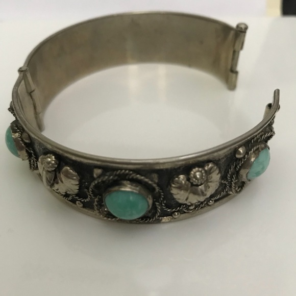❌SOLD❌ Antique Pin Hinged Bangle Bracelet - Picture 2 of 8
